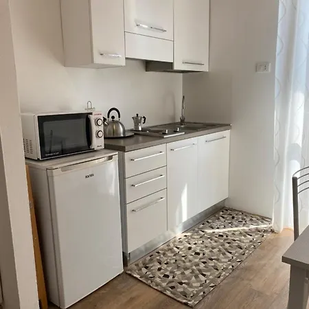Borgo Trento Confortini شقة